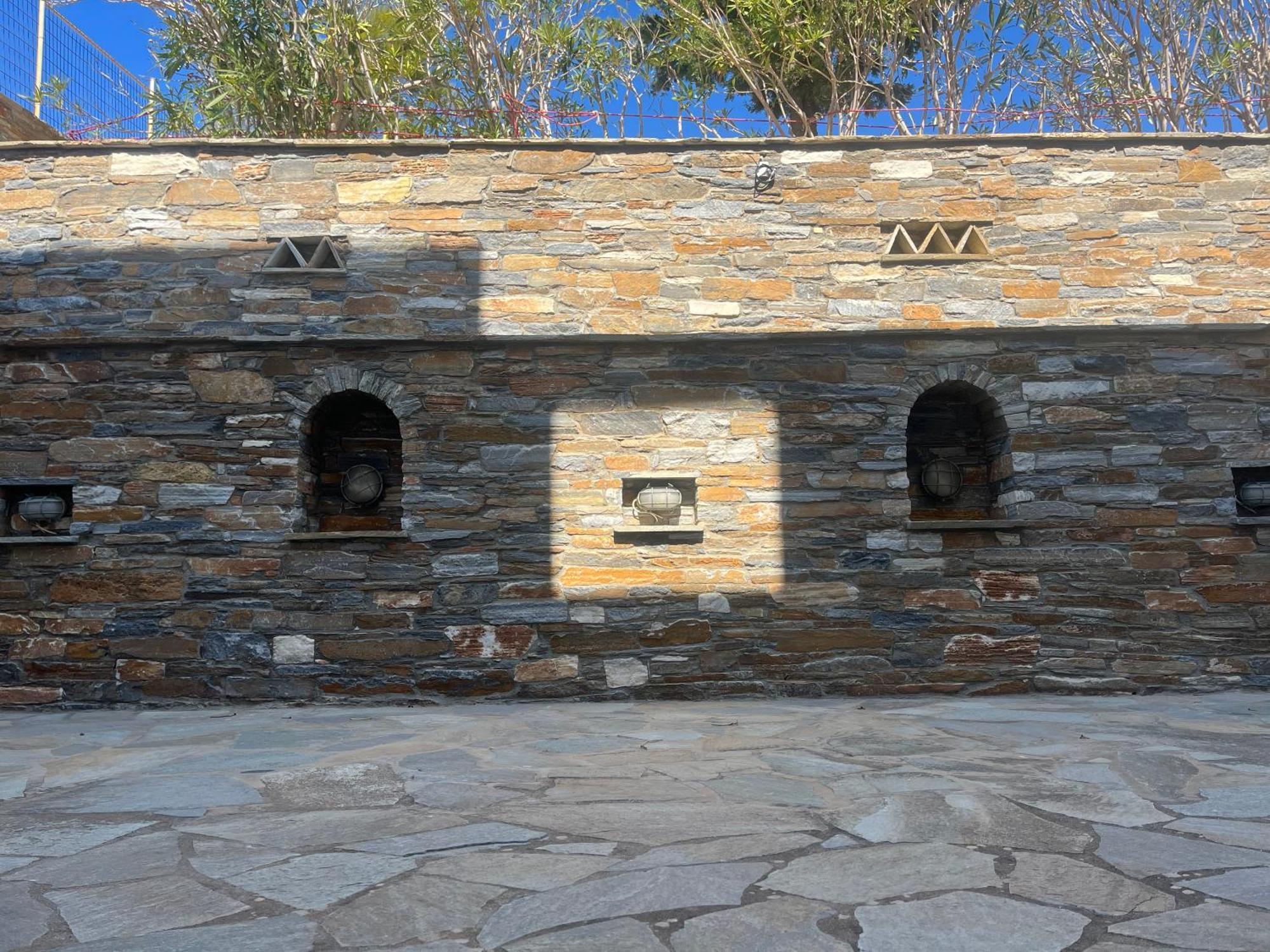 Cavo Lacia 가브리온 외부 사진